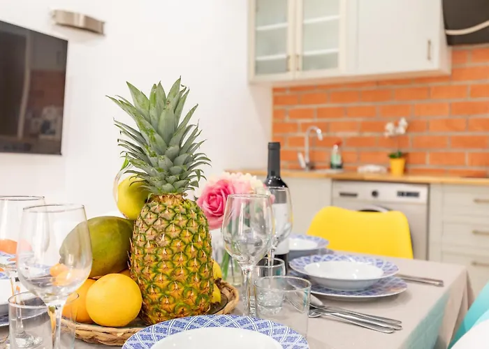 Aparthotel Mediterraneo By Neohotels-Centro 8 Min By Metro